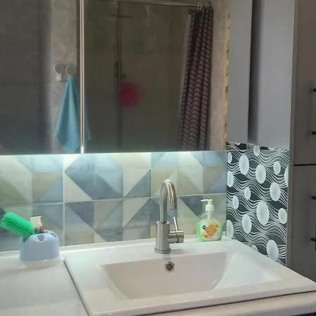 Appartement 2 *